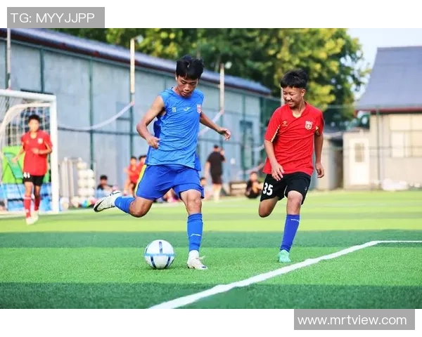 提升球技的秘密武器选择合适的训练衣助力足球梦想实现