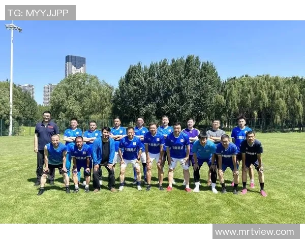 足球凤凰队奋勇争先展翅高飞力争联赛冠军荣耀之路