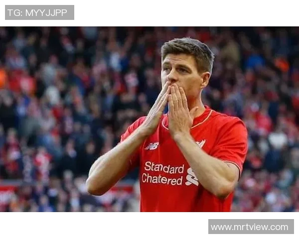 燃情岁月中的火焰足球画展现激情与梦想的交织之美 燃情岁月中的火焰足球画展现激情与梦想的交织之美